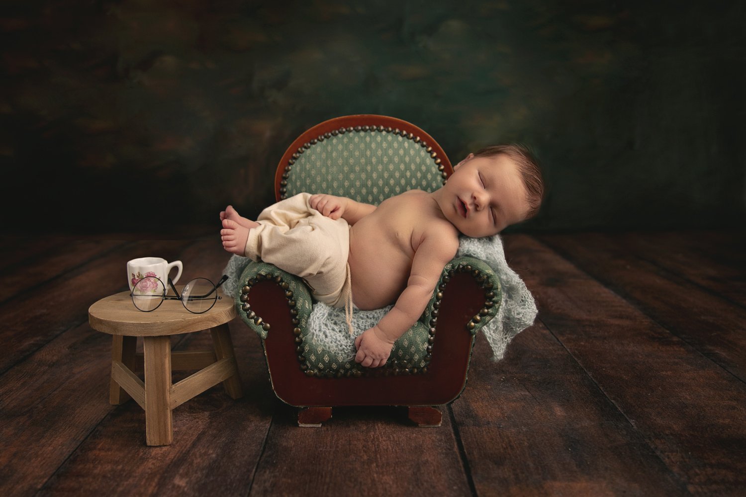 erin-young-portrait-design-maternity--newborns-1MBM5G97F23P.jpg